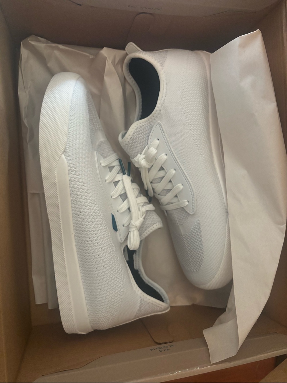 Vessi Men’s Weekend Sneaker Marble White Waterproof 10 lace up New in box - Picture 3 of 7